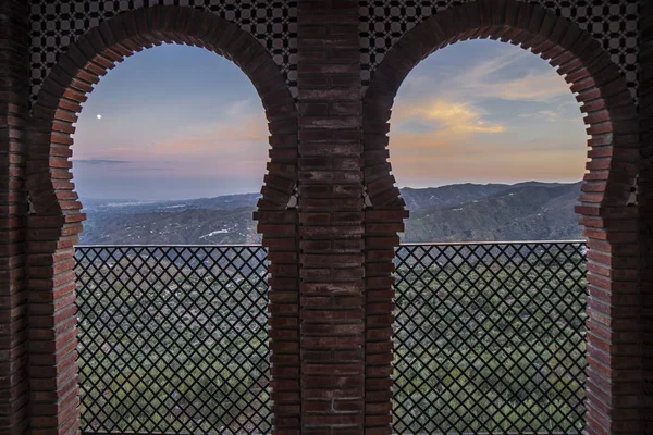 Podkova Obloukovým Oknem Comares Village Pueblo Blanco Nahoru Kopec Malaga — Stock fotografie