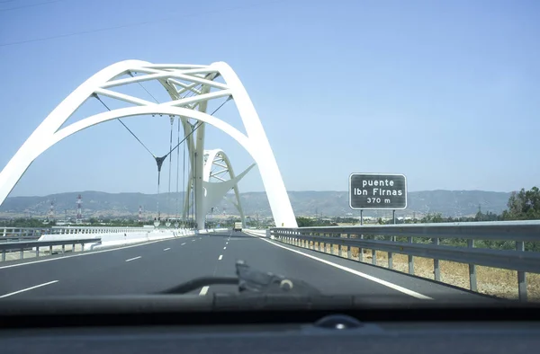 Córdoba Spanien 2018 Juli Körning Ibn Abbas Firnas Bridge Nära — Stockfoto