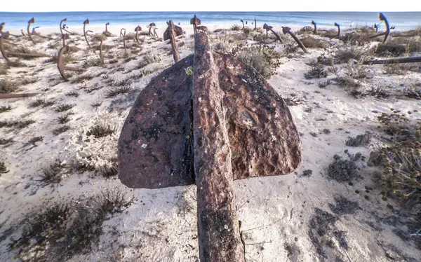 Rostig Ankare Detalj Memorial Monument Till Döda Fiskarna Tonfiskindustrin Portugal — Stockfoto