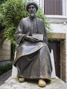 Cordoba, İspanya - 31 Aralık 2018: Maimonides heykel, Ortaçağ Sefarad Yahudi filozof Amadeo Ruiz Olmos sculpter tarafından. Cordoba, İspanya