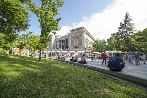 西班牙马德里 2018年9月12日 普拉多国家博物馆的北立面花园 西班牙马德里 这是世界上最重要的美术馆之一 — 图库照片