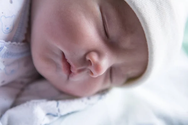 Sover Några Dagar Gamla Baby Nyfödda Mellow Sömnig Nyfödda Fas — Stockfoto