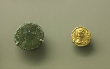 Merida, İspanya - 25 Ağustos 2018: Roma İmparatorluğu sikke, Julia Domna Eudoxia Ulusal Müzesi Roma sanat Merida, İspanya