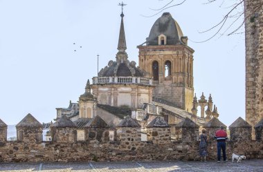 St Maria kiliseden Tapınakçılar kale, Jere gözlemleyerek turist