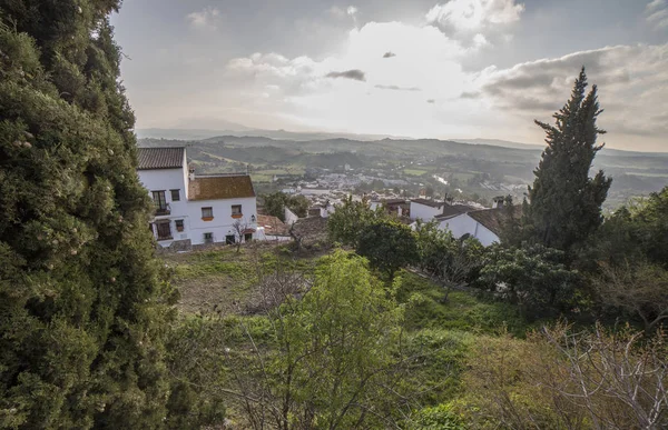 西班牙加的斯, jimena de la frontera 镇。从城堡路 — 图库照片