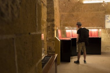 Calahorra Tower Museum ziyaretçisi, Cordoba, İspanya