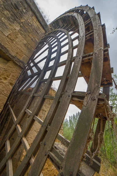 Alboalfia waterwheel or Kulaib mill, Cordoba, Spain — Stock Photo, Image