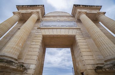 Köprü veya Puerta del Puente Rönesans Kapısı, Cordoba, Sp