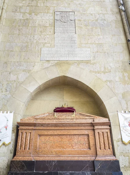 Túmulo de Afonso XI de Castela na Royal Collegiate Church of Sain — Fotografia de Stock