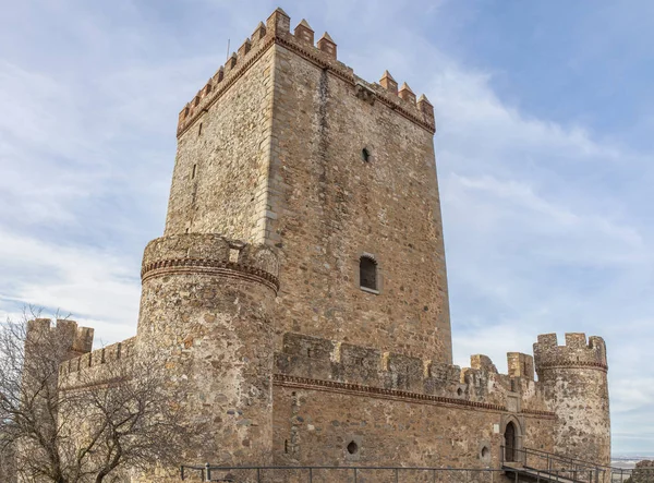Castillo de Nogales, Badajoz, España. Fortaleza defensiva del siglo XV — Foto de Stock