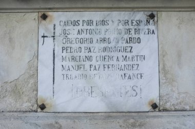Diktatör Francisco Franco diktatörlüğünü onurlandıran semboller 