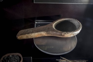 Lascaux kırmızı kumtaşı lamba, s olarak kabul edilecek ilk lamba