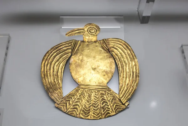 Ptak w kształcie złota płyta należących do Imperium Inca — Zdjęcie stockowe