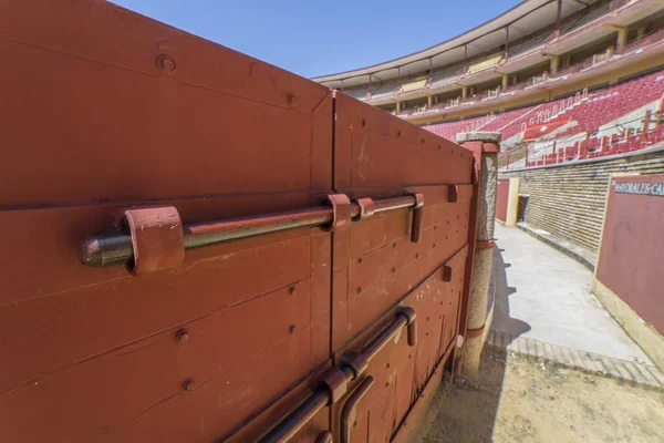 Los Califas Bullring Cordoba, Spain. Alley bolts — Stock Photo, Image