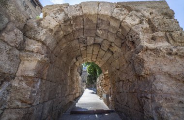 Malaga Roma Tiyatrosu'nun pasajı veya aditus maximus'u, Endülüs,