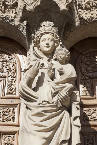 Portal da Dama Branca na Catedral de Leon, Espanha — Fotografia de Stock