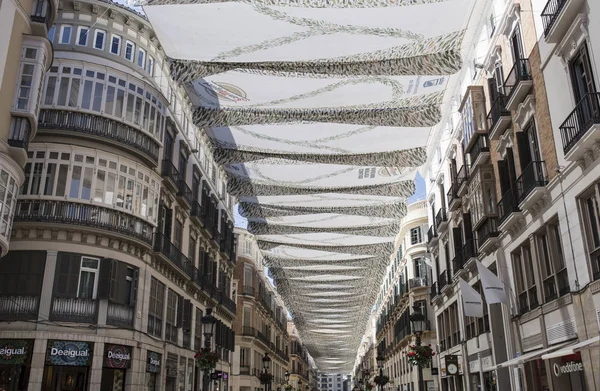 Grandes toldos no centro de Málaga, Espanha — Fotografia de Stock