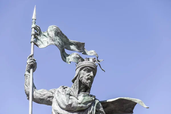 Alfonso IX, XII-wieczny król Leon i Galicja. Pomnik w S — Zdjęcie stockowe