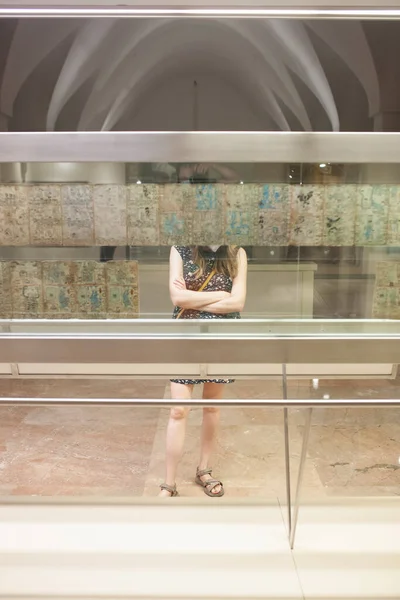 Madrid Spain Jul 11Th 2020 Attractive Woman Observing Famous Codex — Stock Photo, Image