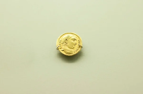 Merida Spain 2018 Roman Caesar Crispus Gold Coin National Museum — 스톡 사진