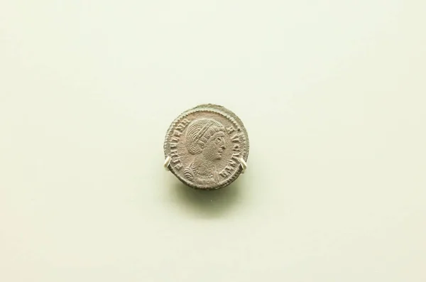 Merida Španělsko Srpna 2018 Bronzová Mince Římské Císařovny Heleny Augusty — Stock fotografie