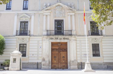 Valladolid, İspanya - 18 Temmuz 2020: Valladolid Kraliyet Sarayı cephesi. Şu anda 4. Ordu Alt Teftiş Merkezi 'nde bulunuyor. Valladolid, İspanya