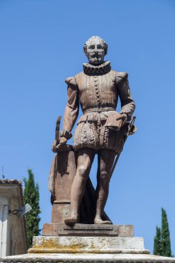 Valladolid, İspanya - 18 Temmuz 2020: Miguel de Cervantes yazar anıtı, Nicolas Fernandez de la Oliva, 1877 Plaza de la Universidad, İspanya