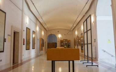 Valladolid, İspanya - 18 Temmuz 2020: Filipinlerin Atalarının Kraliyet Koleji 'nde Doğu Müzesi, Valladolid, İspanya. İspanya 'da bulunan en iyi doğu sanatları koleksiyonu..