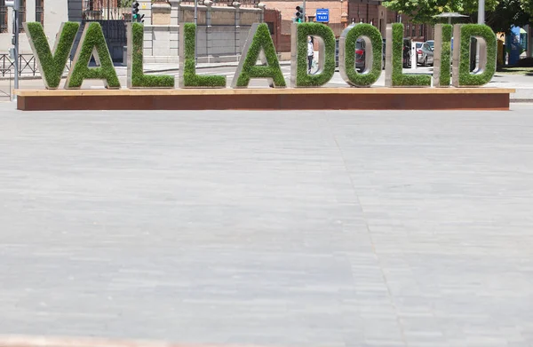 Urban Green Letters Forms Sign Valladolid Zorrilla Square Valladolid Spain — Stock Photo, Image