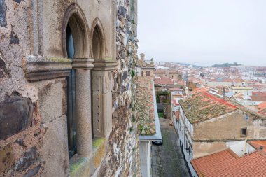 Toledo-Moctezuma Sarayı Kulesi. Caceres, İspanya