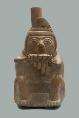 Moche 'lular müzisyen flüt çalar. Amerika Müzesi, Madrid, İspanya