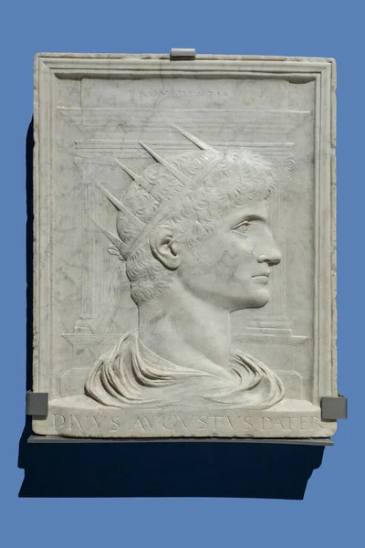 Barcelone Espagne Décembre 2019 Deify Augustus Roman Emperor Portrait Sculpté — Photo