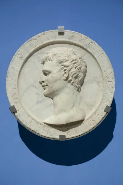 Barcelona Spanien Dec 2019 Augustus Romerska Kejsarporträtt Skulpterad Alfonso Lombardi — Stockfoto