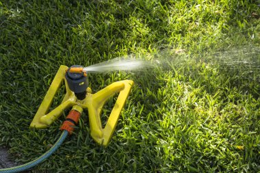 Sulama sırasında sulama için taşınabilir aygıt