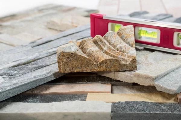 Die Fliesen Bestehen Aus Natürlichem Granit Und Sind Waagerecht Bearbeiten — Stockfoto