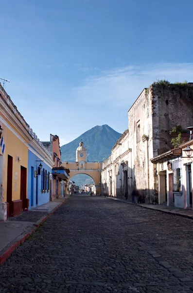 Santa Catalina Boltív Antigua Guatemala Reggel Függőleges Kompozíció — Stock Fotó