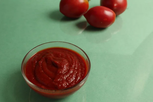 Salsa Pomodoro Rosso Una Casseruola Sullo Sfondo Sono Verdure Pomodori — Foto Stock