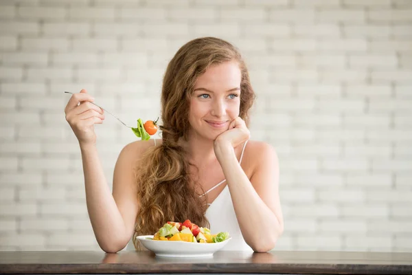 Beautiful Young Woman Joyful Postures Salad Bowl Side — Stock Photo, Image