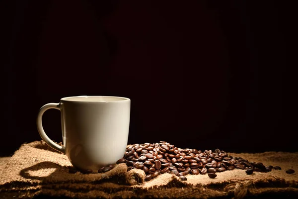 Cup Coffee Coffee Beans Black Background — Stock Photo, Image