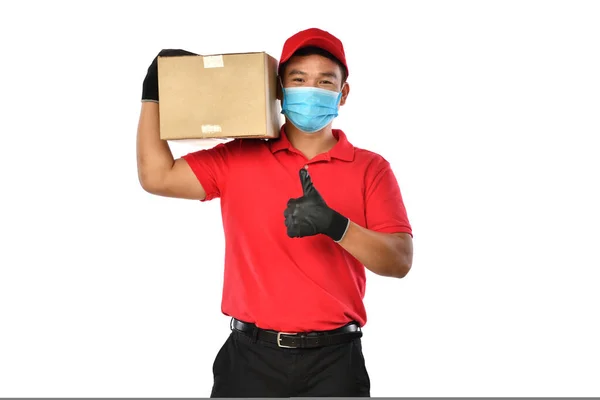 Feliz Jovem Homem Entrega Asiática Uniforme Vermelho Máscara Facial Médica — Fotografia de Stock