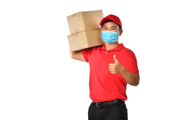 Счастливый Молодой Азиатский Курьер Красной Форме Медицинская Маска Лица Защитные — стоковое фото
