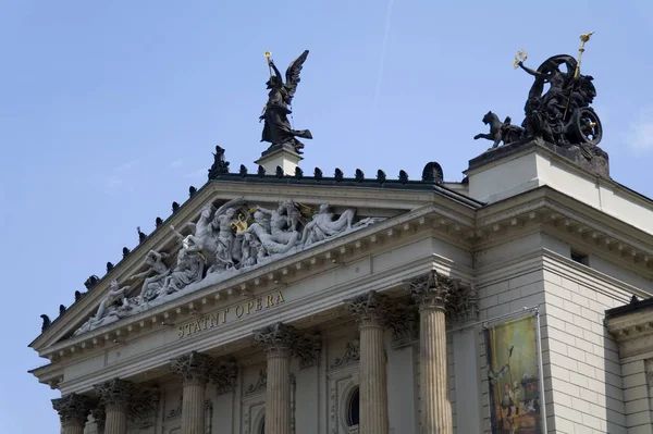 Prag'da devlet operası