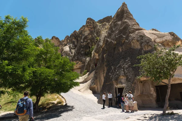Kapadokya Turkije 2019 Toeristen Wandelen Het Openluchtmuseum Goreme — Stockfoto