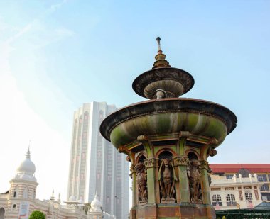 Merdeka Meydanı'nda Kraliçe Victoria Çeşmesi, Kuala Lumper Malezya 1987 tarihinde İngiltere'den getirilir.