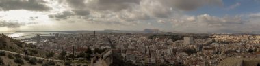 İspanya'nın Alicante şehrinin panoraması