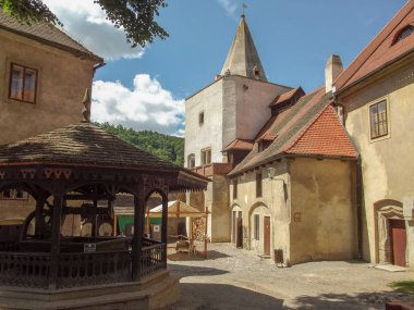 Kale Ninavlusu Kivoklt, Çek Cumhuriyeti.