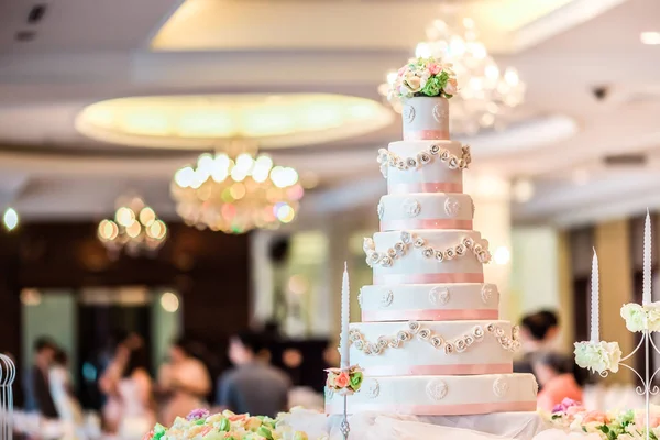 Mutluluk Gelinin Düğün Pastası Sembolü — Stok fotoğraf