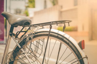 Vintage Bisiklet arka yüzündeki kırmızı reflektörler illüstrasyonlar metin için kullanılan ve vintage sesi modellerinde sunulan arka plan olarak kullanılan.