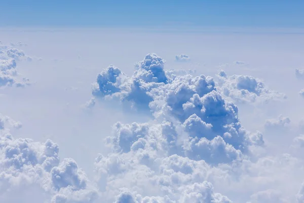 Weiße Wolkenhaufen Blauen Himmel Und Sonnenschein Sind Eine Wunderschöne Landschaft — Stockfoto