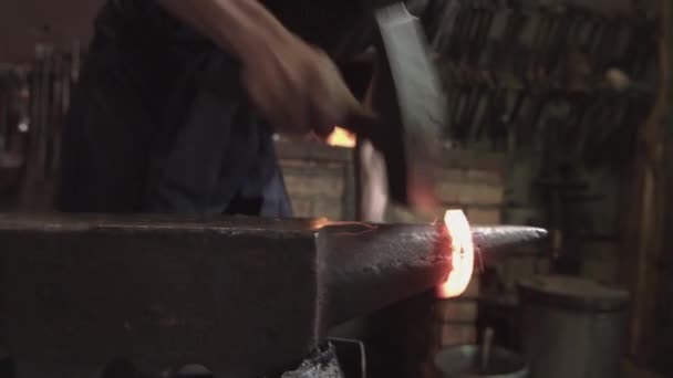 Hammer Fuego Forja — Vídeo de stock